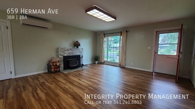 Foto del edificio - 659 Herman Ave