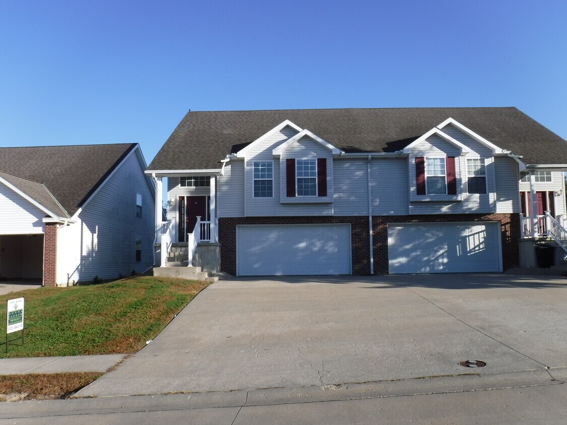 4017 Bay Point Dr, Saint Joseph, MO 64506 Townhome Rentals in Saint Joseph MO