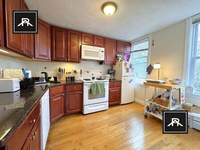 Building Photo - 2 bedroom in Brookline MA 02446