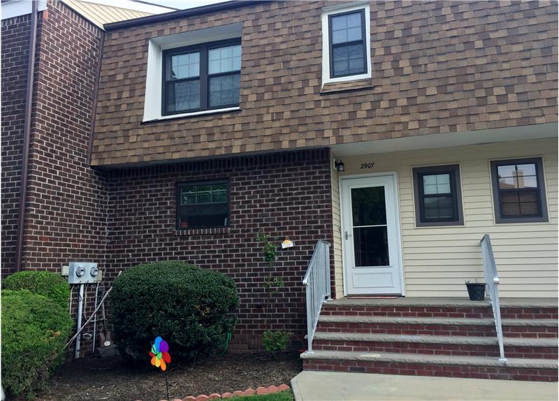 Primary Photo - 2907 Kent Pl