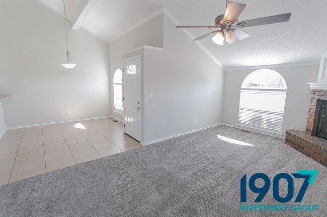 Building Photo - 2109 Briarcliff Dr