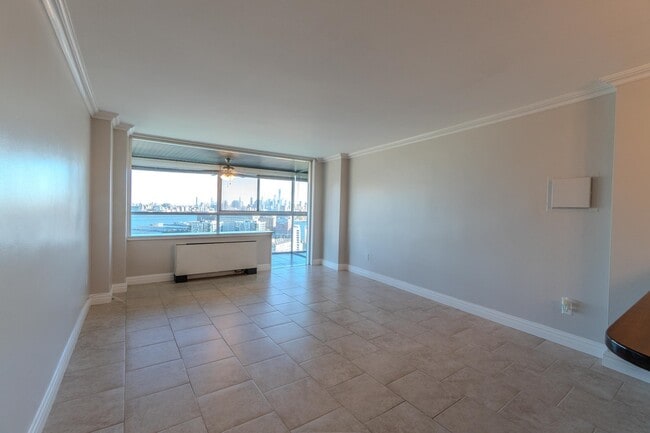 Building Photo - 380 Mountain Rd