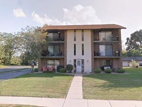 Building Photo - 9817 Treetop Dr