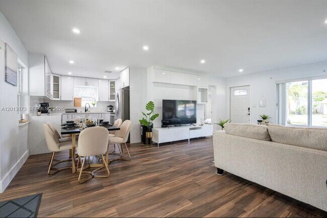 Foto del edificio - 2242 Taft St