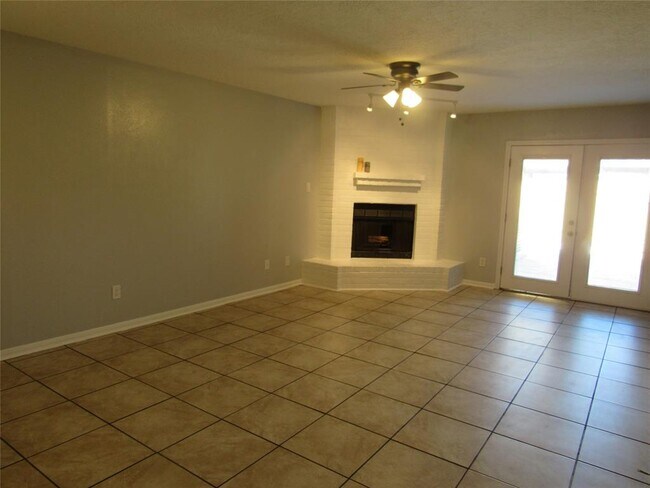 Foto del edificio - 2003 Country Village Blvd