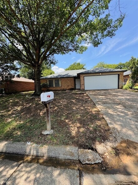Building Photo - 6226 Big Springs Dr