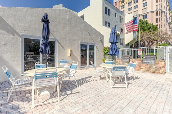 Foto del edificio - 2850 NE 14th Street Causeway