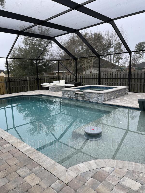 Building Photo - 5861 Dunridge Drive