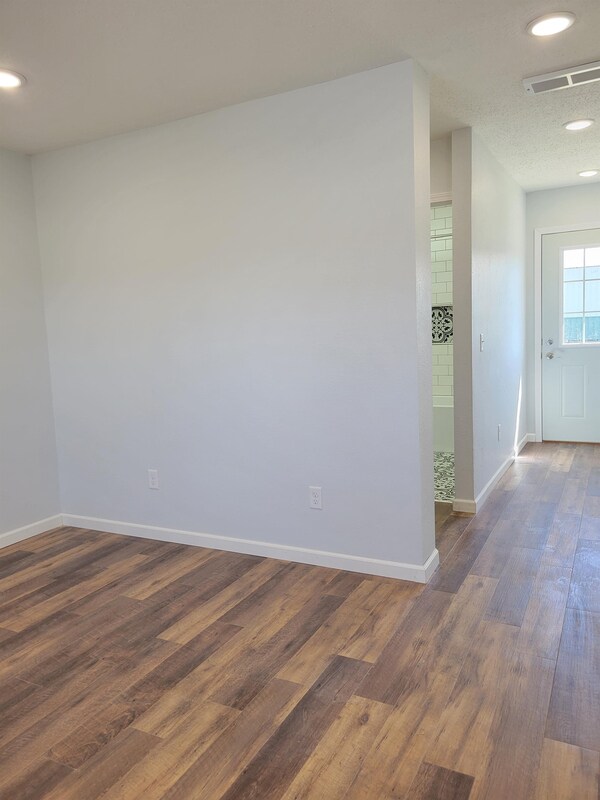 Building Photo - 2255 Fairfax Dr