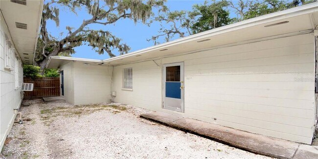 Building Photo - 1607 9th Ave W