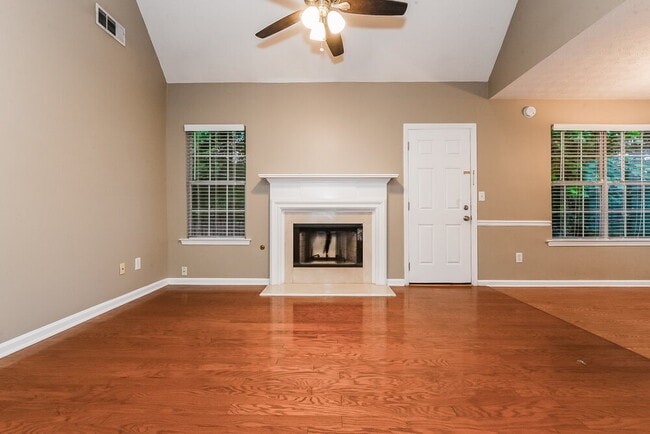 Building Photo - 394 Summer Hill Cir