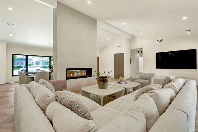 Foto del edificio - 10742 Walnut Dr