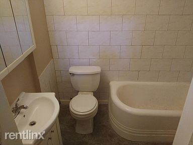Building Photo - 2 br, 1 bath House - 3210 Yale Ave
