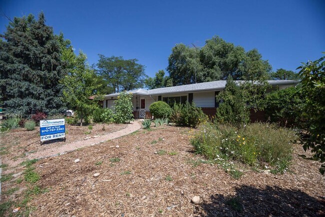 Building Photo - 1504 Crestmore Pl