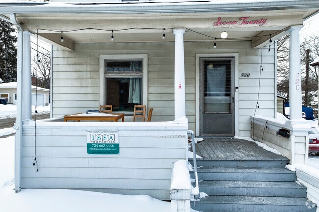 Building Photo - 720 S Main St