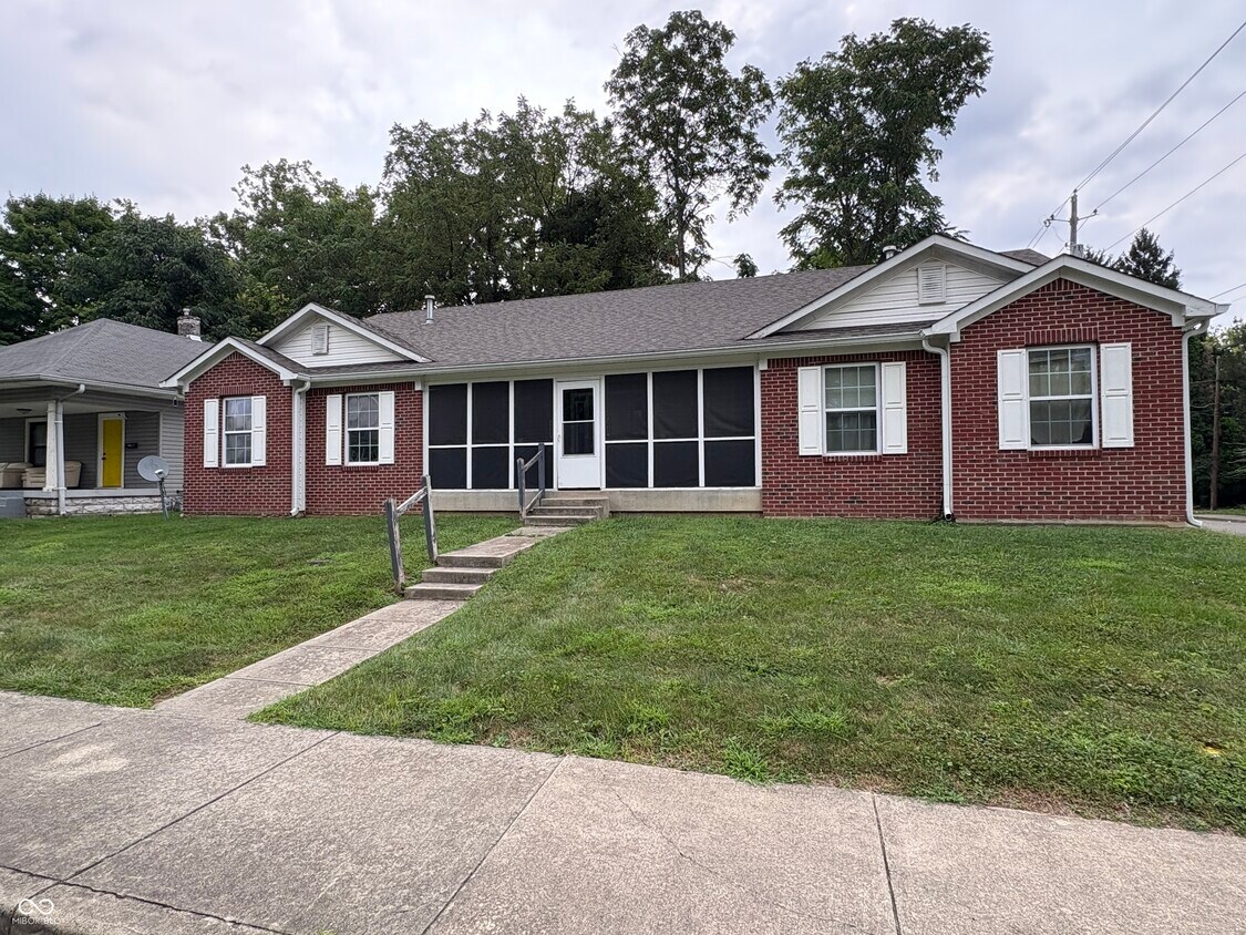 Primary Photo - 4047 Byram Ave