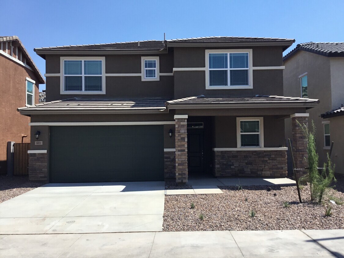Foto principal - 681 West Bosal Dr