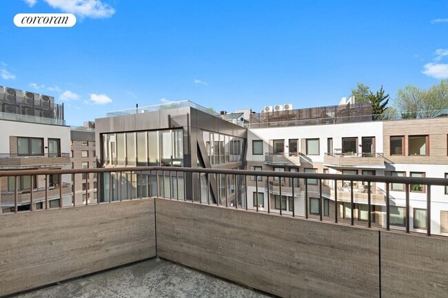 Building Photo - 54 Noll St