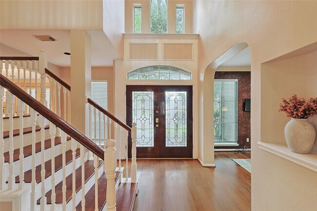 Building Photo - 1423 Meadow Lakes Dr