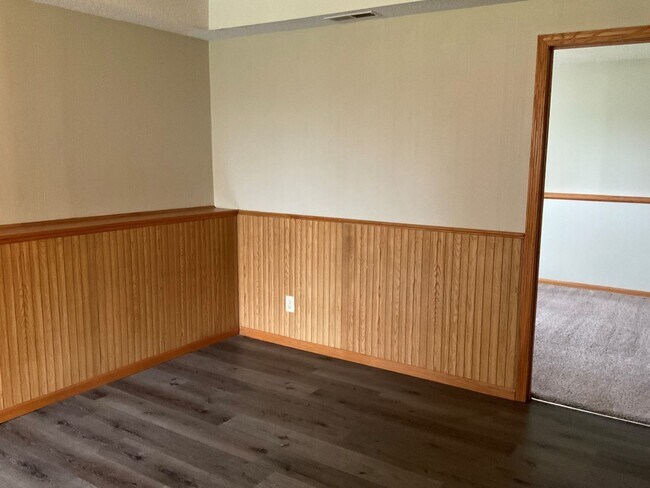 Building Photo - 16776 Hershey Ct