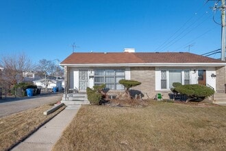 Building Photo - 8670 S Kimbark Ave