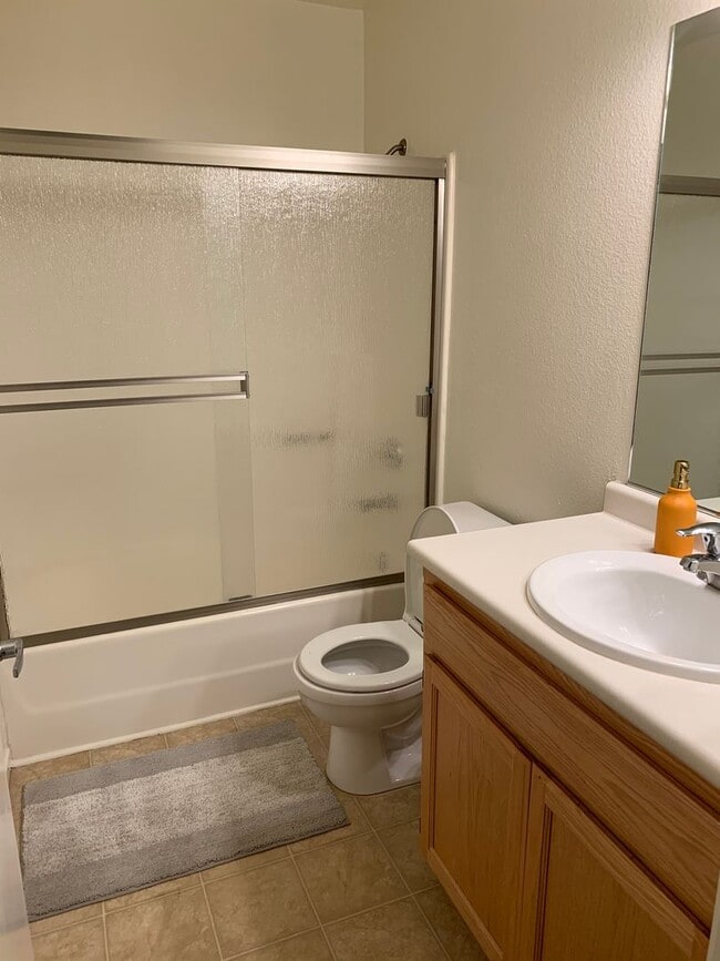 Building Photo - Spacious Upstairs 2bd/2ba Condo, VERY close to Sinsheimer Park