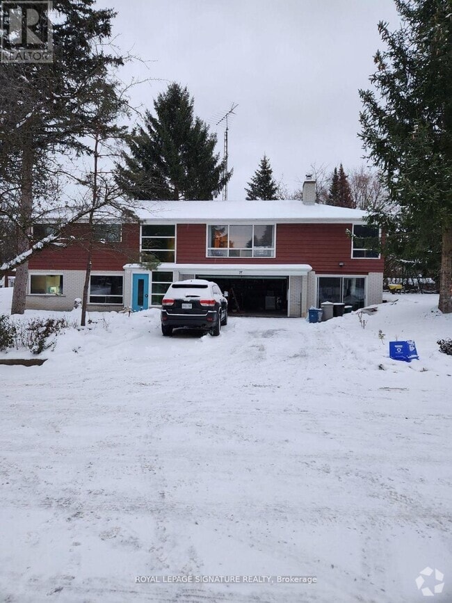 Building Photo - 43 Sorrel Pl