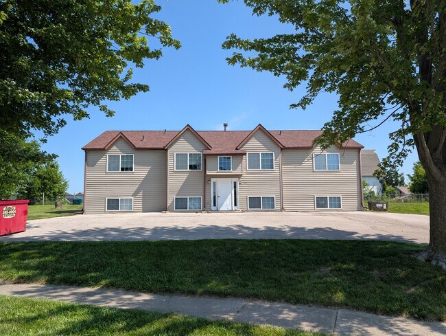 Building Photo - 810 33rd Ave