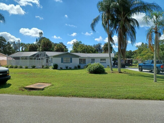 Building Photo - 2BR/2BA Pool Home in South Venice