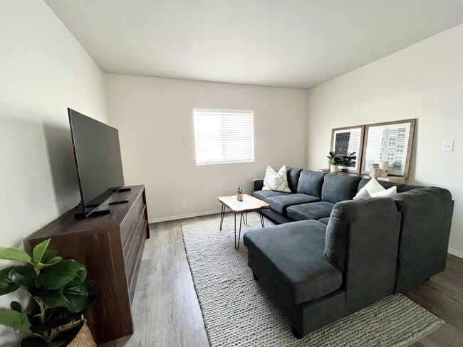 Building Photo - 127 Northside Dr