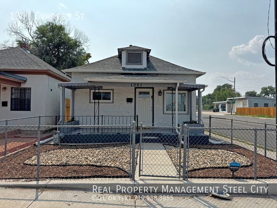 Primary Photo - Charming 2-Bed, 1-Bath Home with Bonus Roo...
