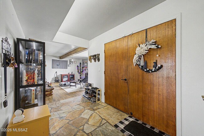 Building Photo - 3010 S Calle Cordova