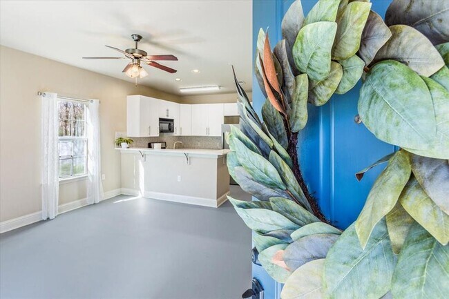 Foto del edificio - 1210 E M. Franklin Ave