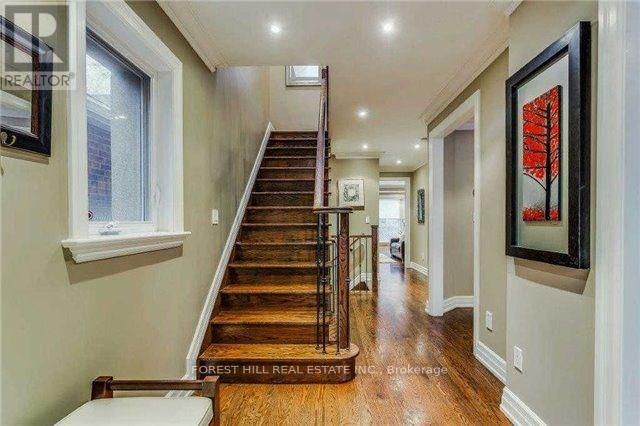 Building Photo - 72 Fairleigh Crescent