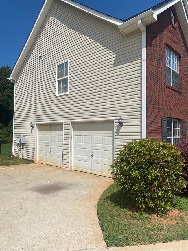 Building Photo - 1109 Patton Way