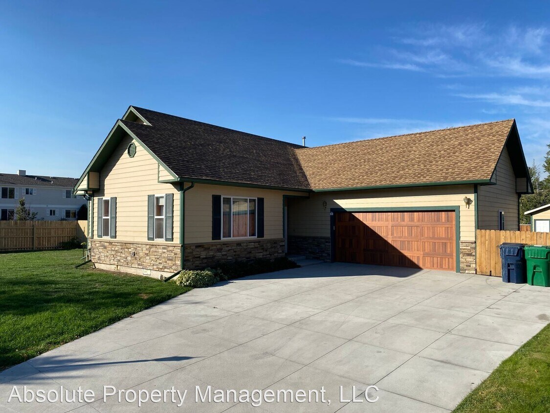 Primary Photo - 3 br, 2 bath House - 11 Sweetgrass Ave