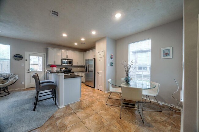 Building Photo - 22 Whitekirk Pl