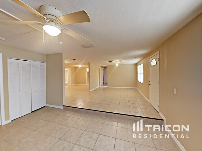 Foto del edificio - 5912 92nd Ave N