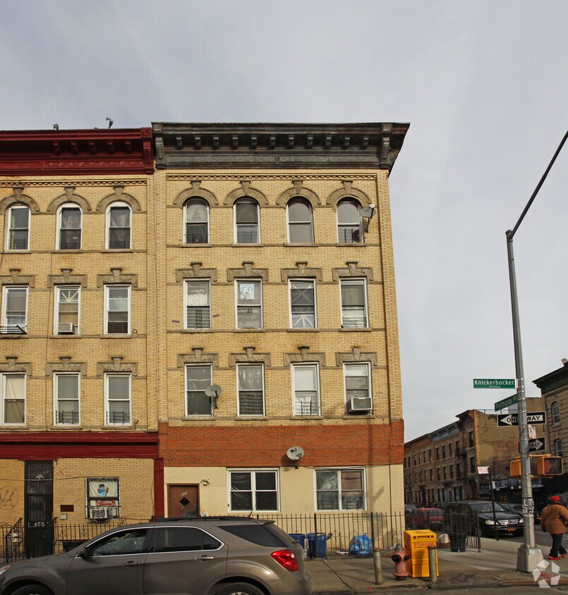 Building Photo - 657 Knickerbocker Ave