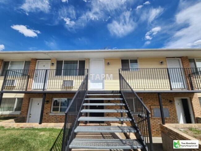 Foto del edificio - Lovely Two Bedroom Apartment Ready for Mov...