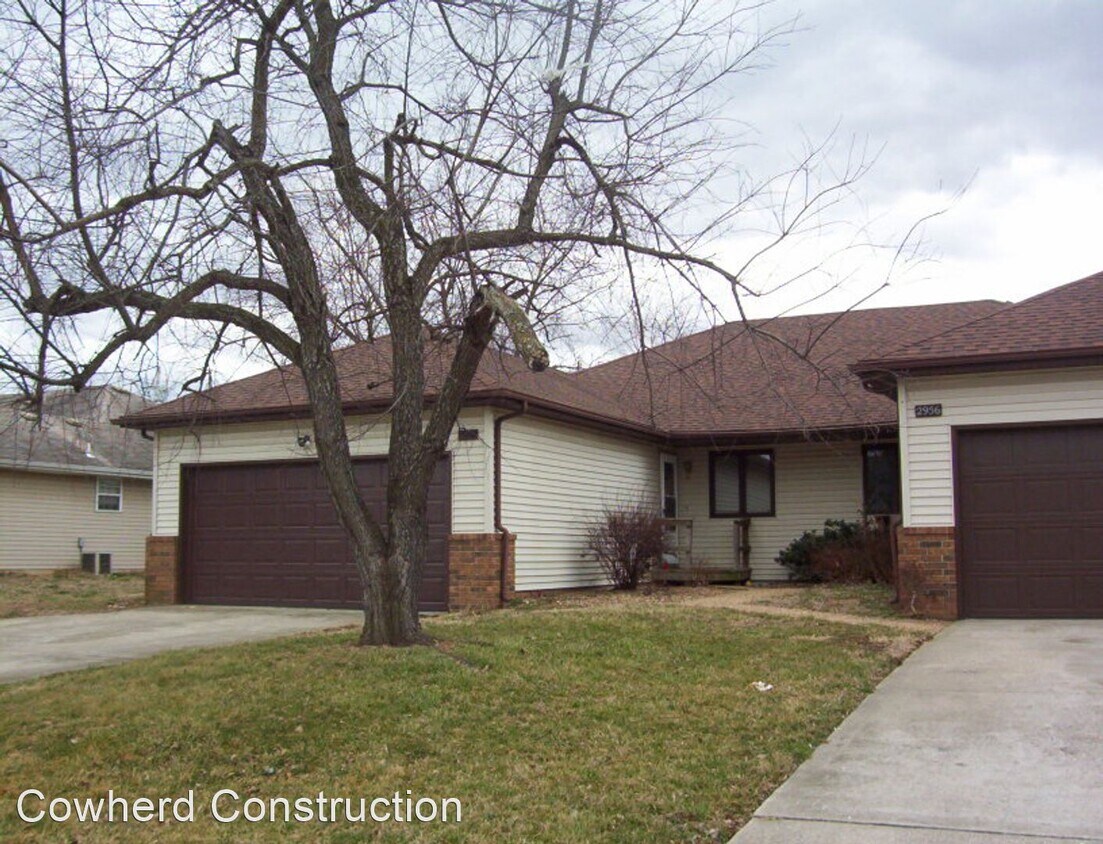 2 br, 2 bath House 2954 W. Village Lane