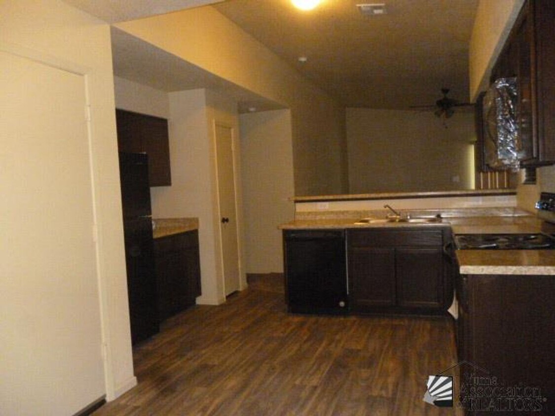 Foto principal - Ellington 3 Bedroom!