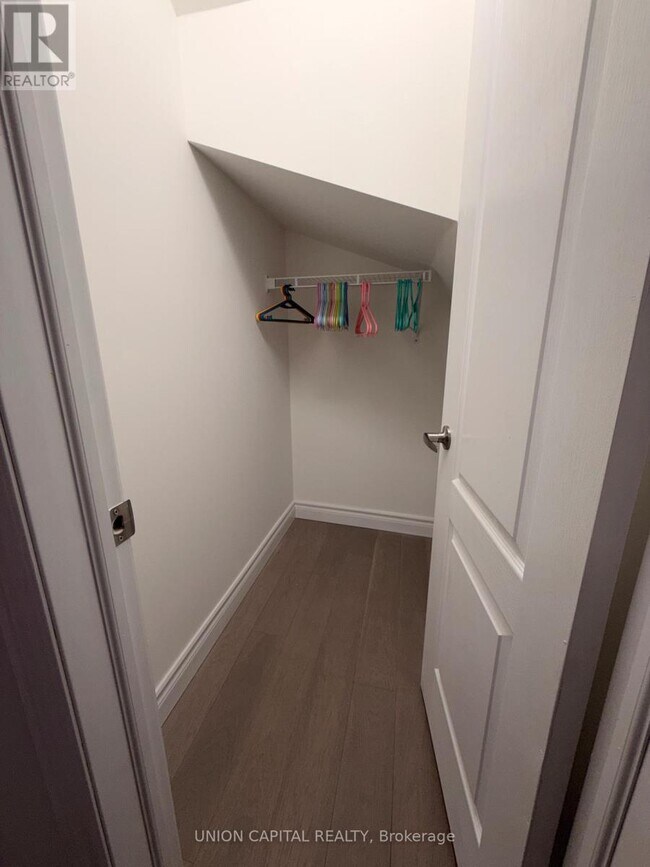 Photo du bâtiment - 1 Waterleaf Rd