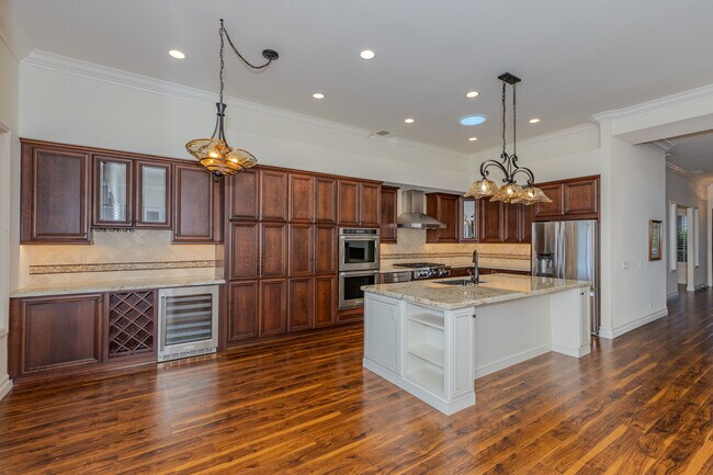Building Photo - 32692 Rosemont Dr