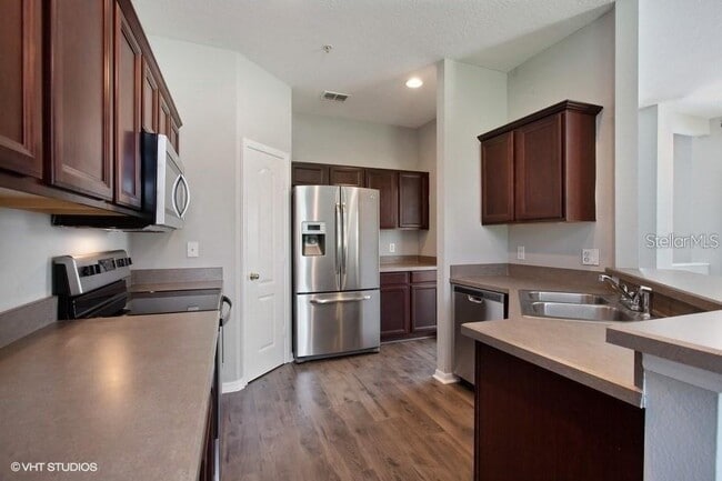Building Photo - 6514 S Goldenrod Rd