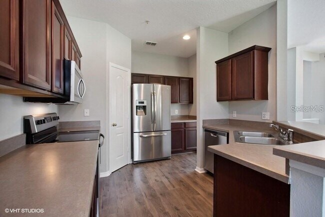 Foto del edificio - 6514 S Goldenrod Rd