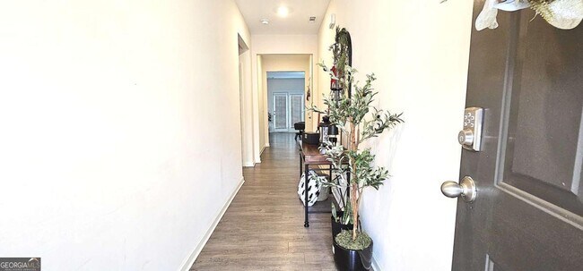 Foto del edificio - 404 Starbuck Parkway