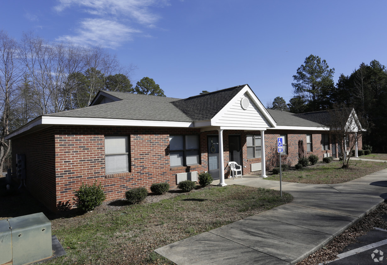 Primary Photo - Carolina Place Apartments