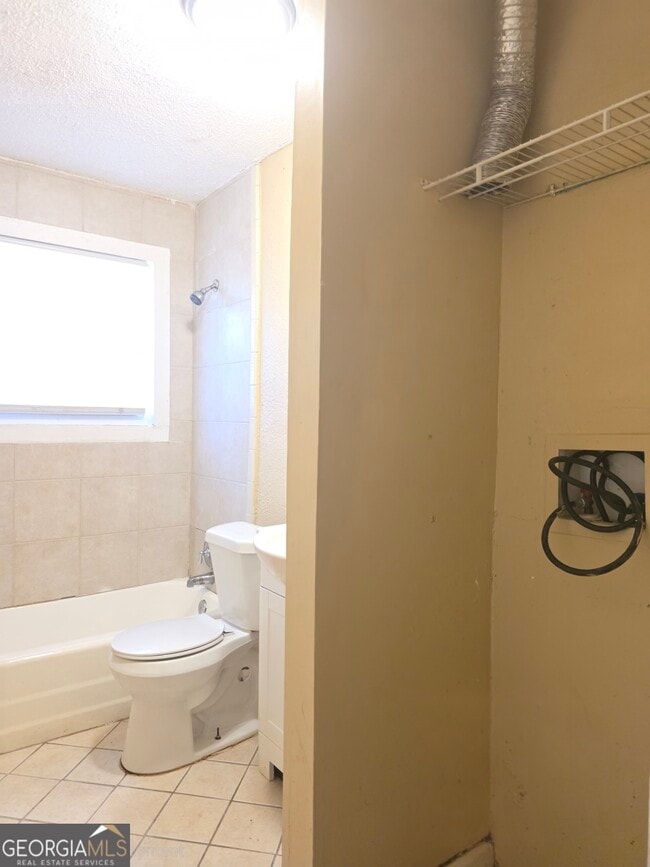 Building Photo - 1347 E Washington Rd