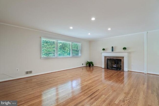 Foto del edificio - 6807 Winter Ln